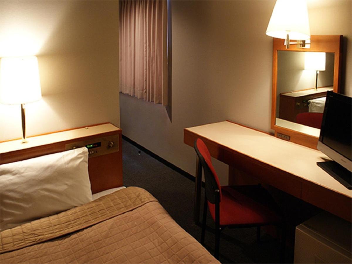 Hotel Livemax Budget Hiratsuka Ekimae Exterior foto
